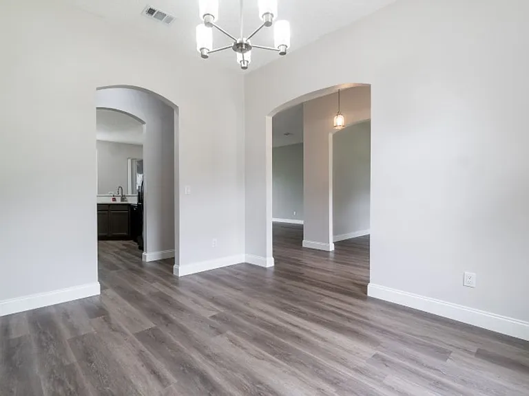 557 Grand Parke Dr — Photo 6