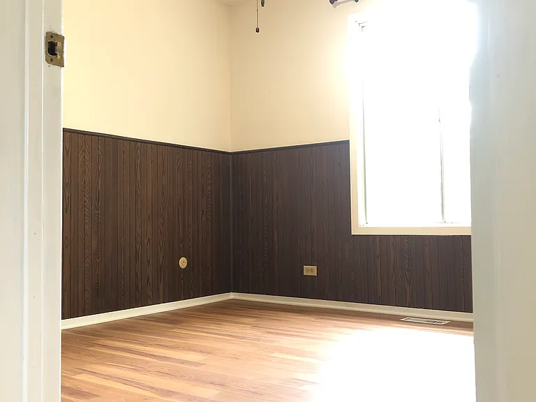 428 N Ashbury Ave — Photo 9