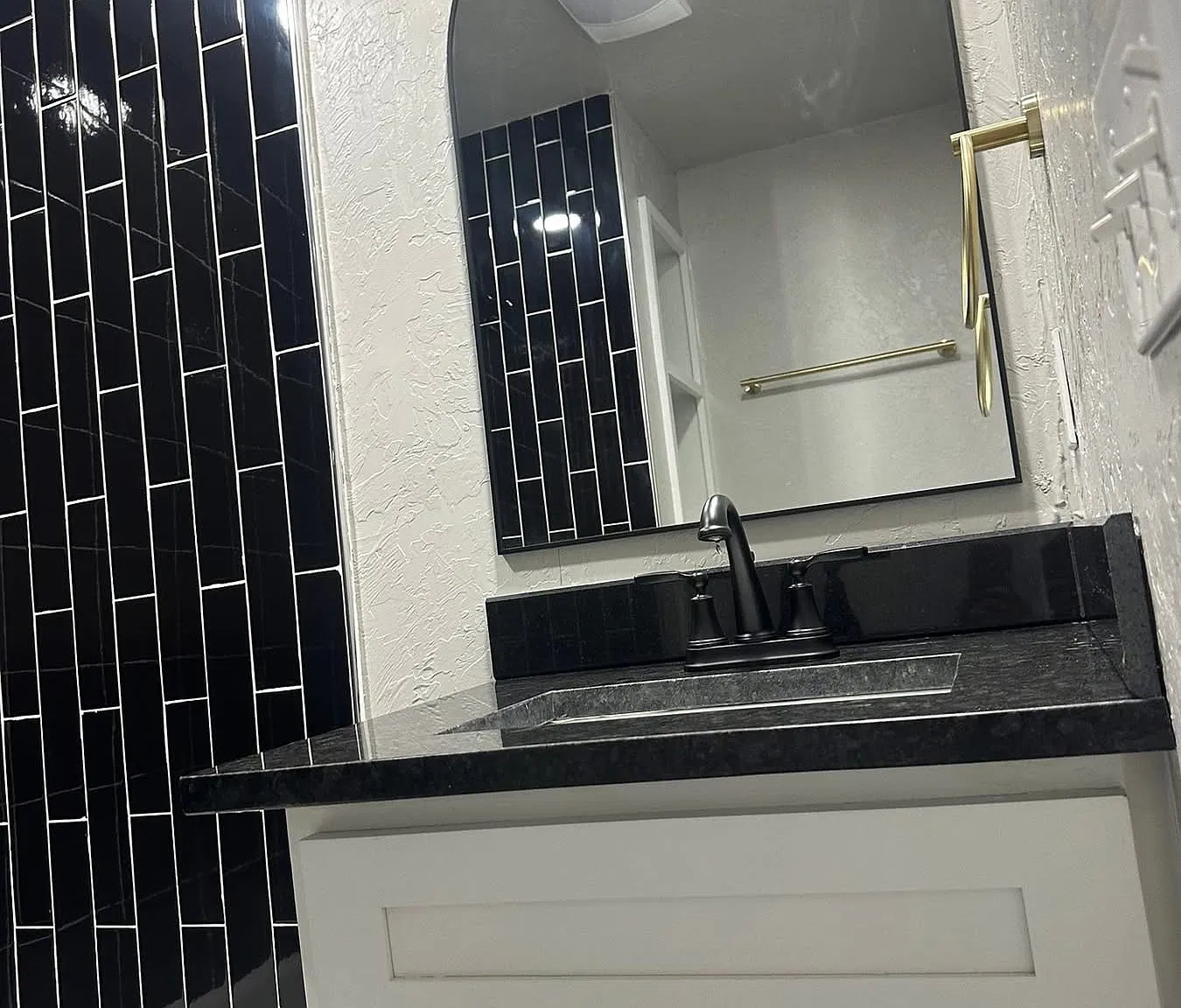 2 bed, 728 sqft, $1,100 — Photo 4