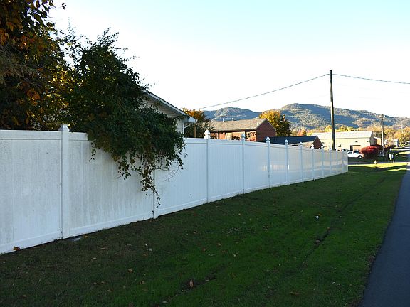 4th image of 140 Chasteen Dr