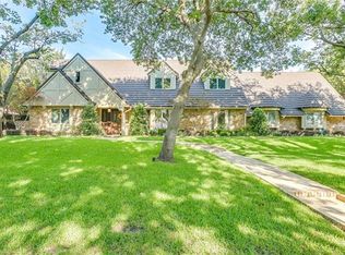 3704 Parkcrest Ct, Fort Worth, TX 76109
