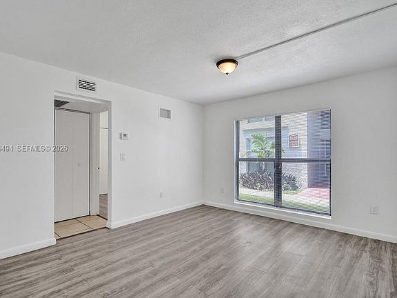 3rd image of 4511 Treehouse Ln #B