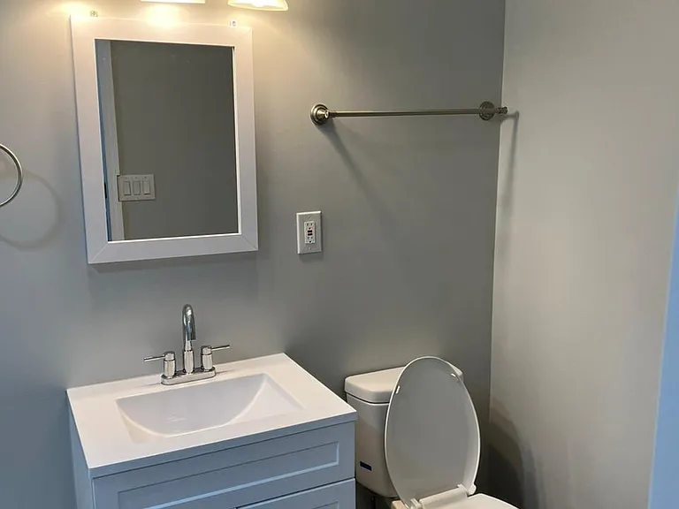 207 Herbert St — Photo 8