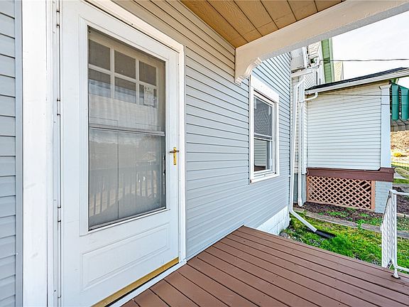 2nd image of 720 Saint Clair Ave