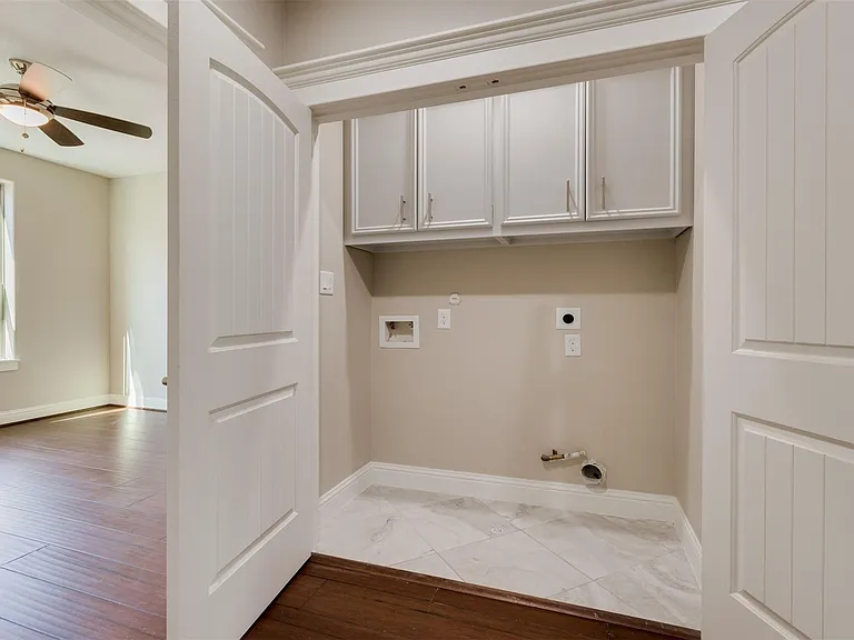 1244 W 26th St — Photo 34