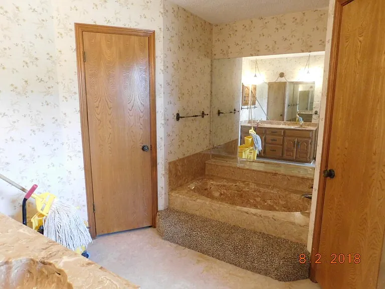 2315 E Highway 190 — Photo 28