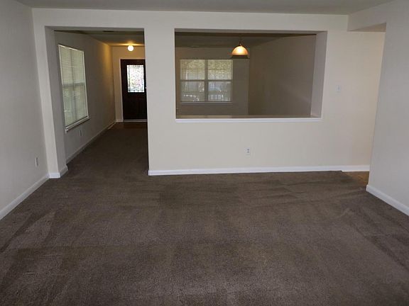 4th image of 15611 Leeds Ln