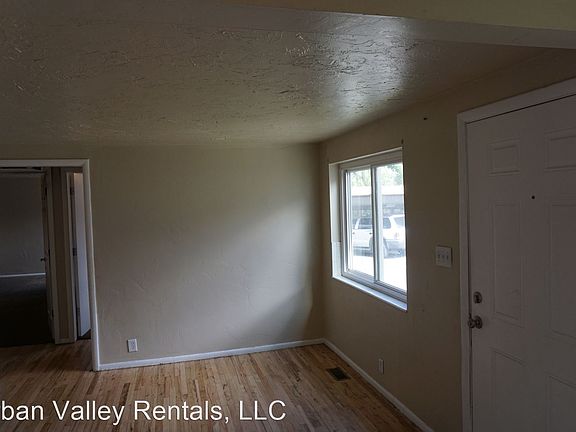 5th image of 814 W Montague Ave
