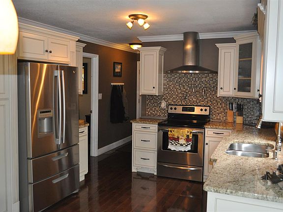 5th image of 3300 Clearwater Dr NE
