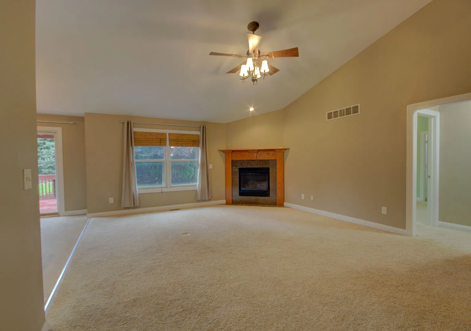 Almost New! 4 Bedroom Home — Photo 3