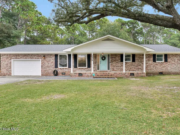 1012 E Moore Street, Southport, NC 28461