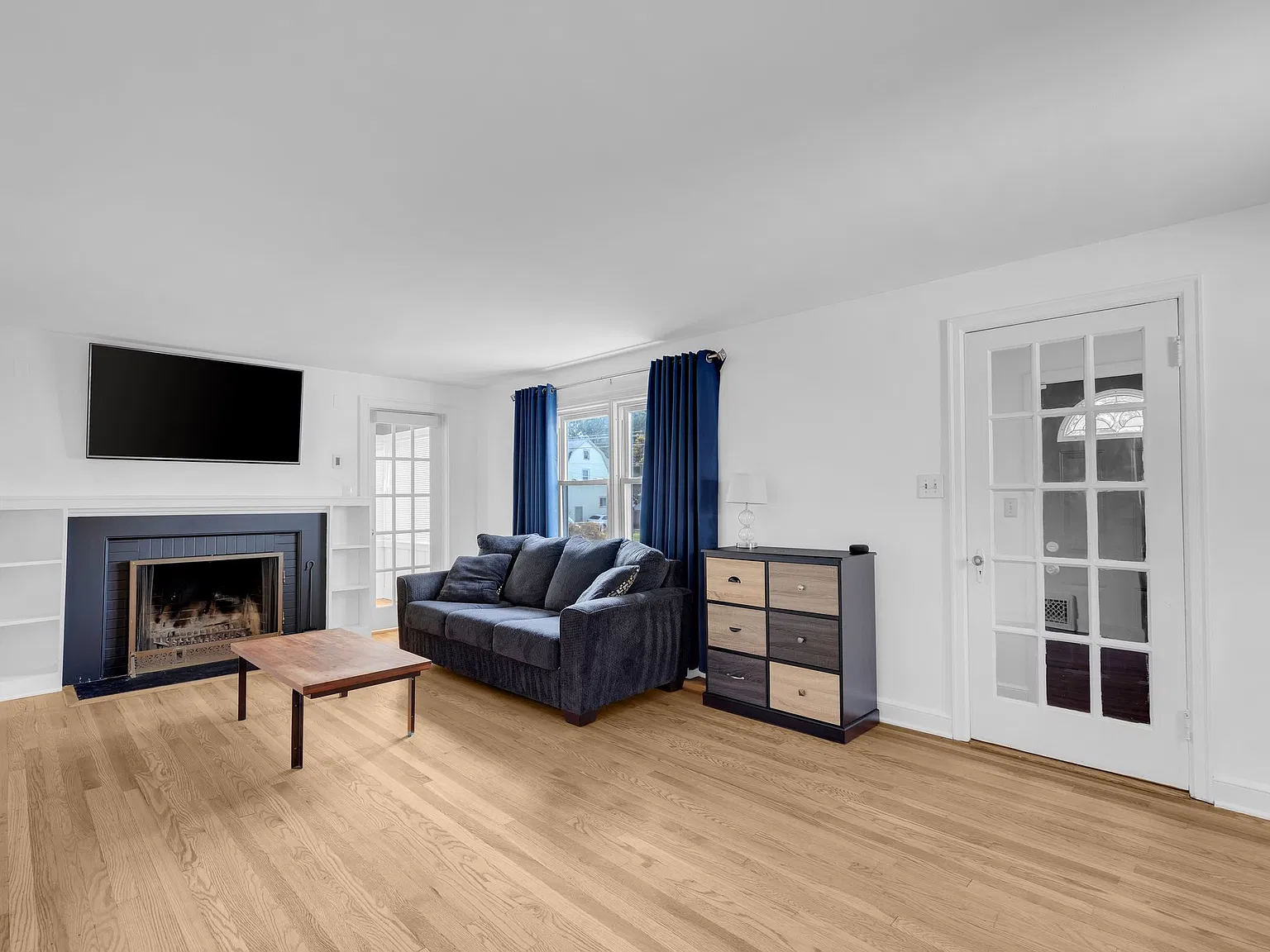 2 bed, 1.5 bath, 1363 sqft, $3,200 — Photo 4