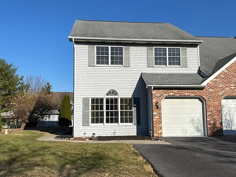 408 Tamarack Dr — Photo 2