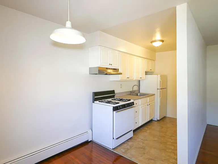Apartments close to Fairleigh Dickinson University under 2000