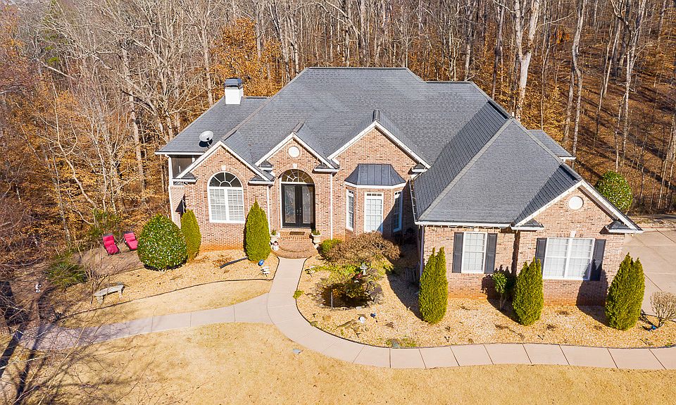 Welcome home..lakefront lot!