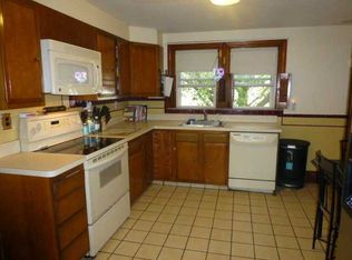 5 Appleton St, Cranston, RI 02910