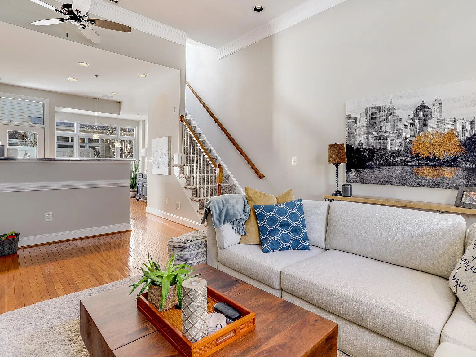 2 bed, 1763 sqft, $4,499 — Photo 2