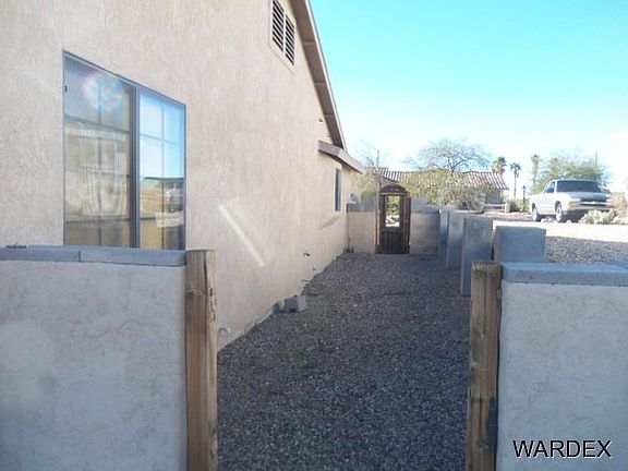 3rd image of 3670 Beechwood Dr