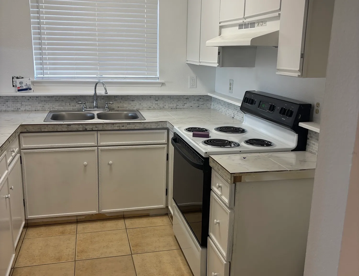 2 bed, 1000 sqft, $1,600 — Photo 1