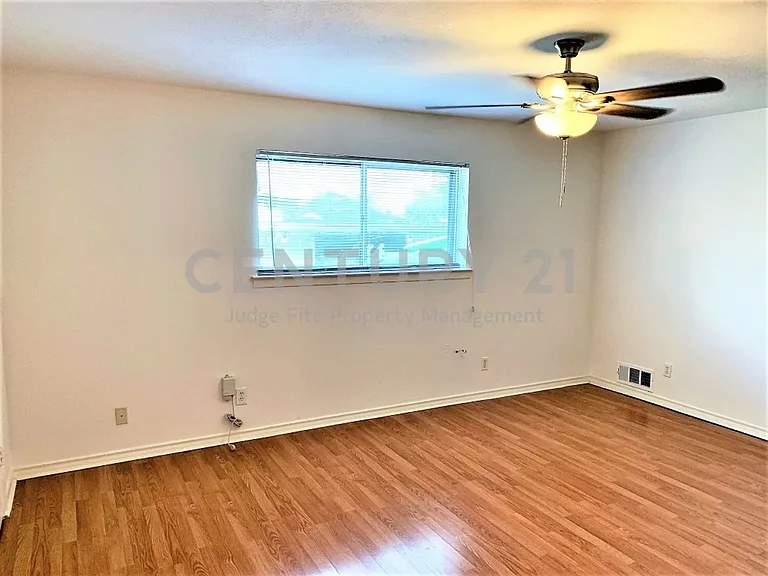 3910 Bucknell Dr — Photo 10
