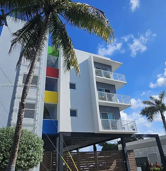 1857 NW 24th St #3 — Photo 1