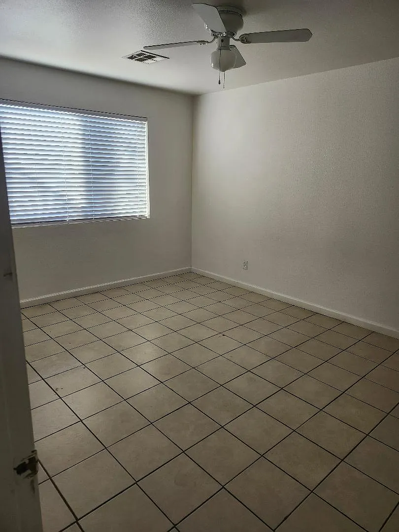 2 bed, 974 sqft, $975 — Photo 2