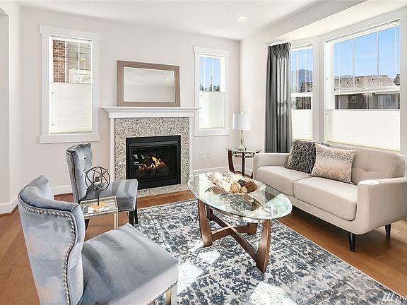 4th image of 1326 Williamsburg Walk NE #24.1