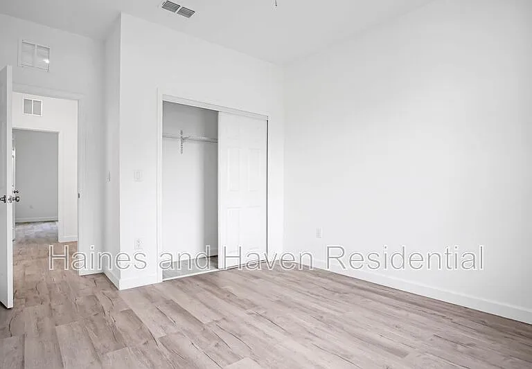 304 Pearl St — Photo 21