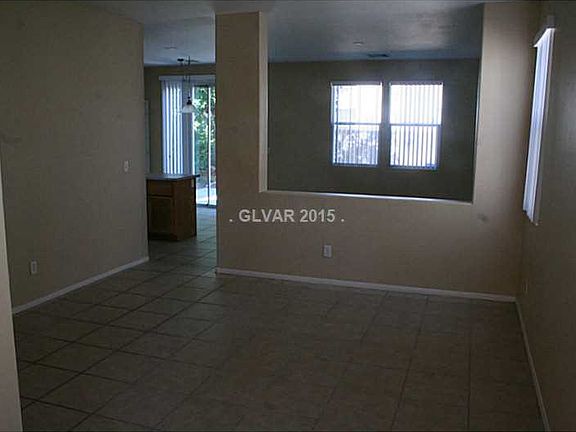 3rd image of 1127 Majestic Canyon St
