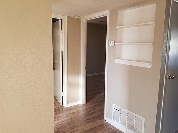 5th image of 106 W Halstead Ave #108