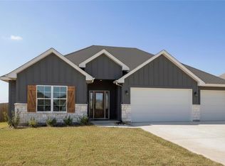 11109 E 209th St, Peculiar, MO 64078