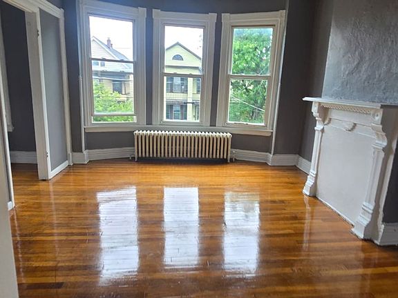 3rd image of 461 Hamilton St #2