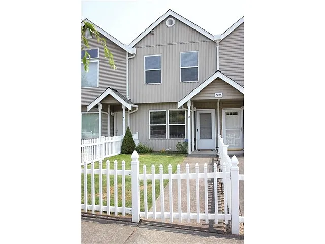 5123 Green Hills Ave NE APT B photo 1