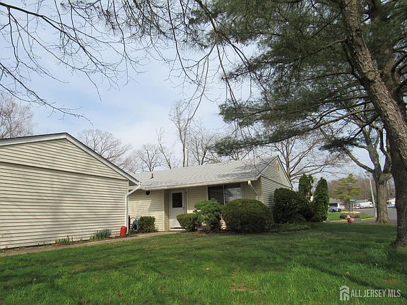 2nd image of 264B Crosse Dr