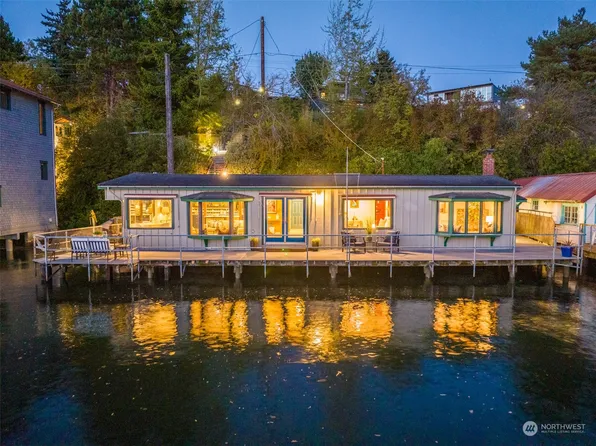 5623 Seaview Avenue NW, Seattle, WA 98107