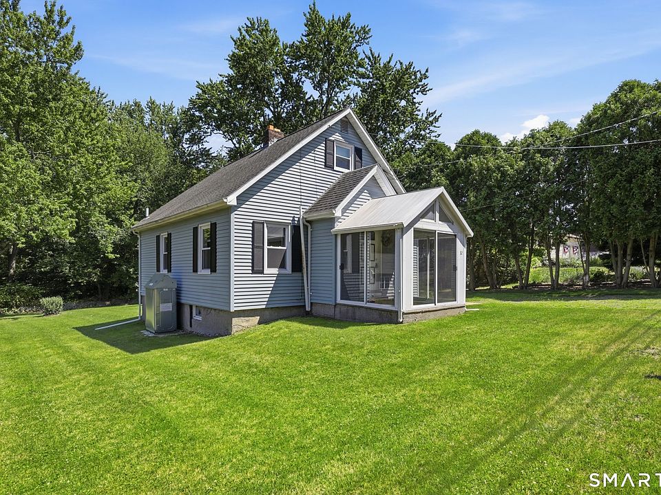 1st image of 32 Dickerman Avenue