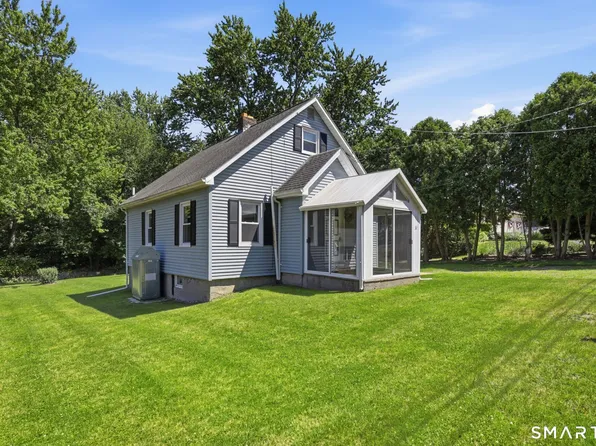 32 Dickerman Avenue, Windsor Locks, CT 06096
