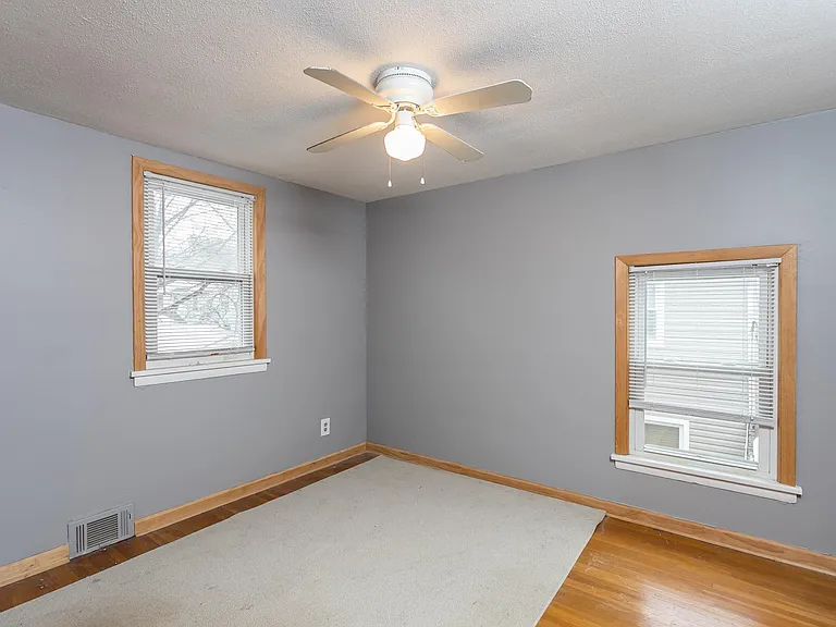 120 Weston Rd — Photo 10