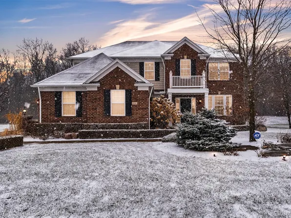 3230 Park Meadow Dr, Orion, MI 48362