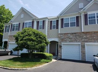 55 Torrey Pine Ln, Bay Shore, NY 11706