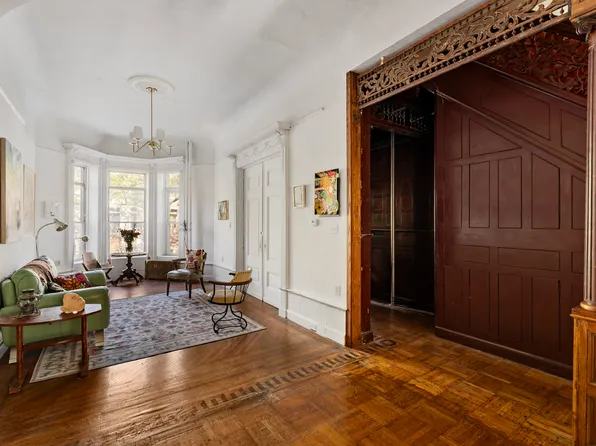 882 Park Place image 2 of 49