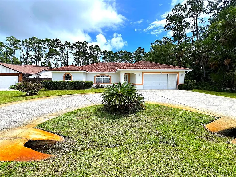 106 Point Of Woods Dr — Photo 2
