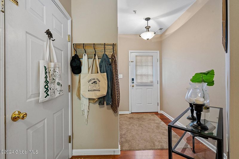 2nd image of 204 Worthington Terrace