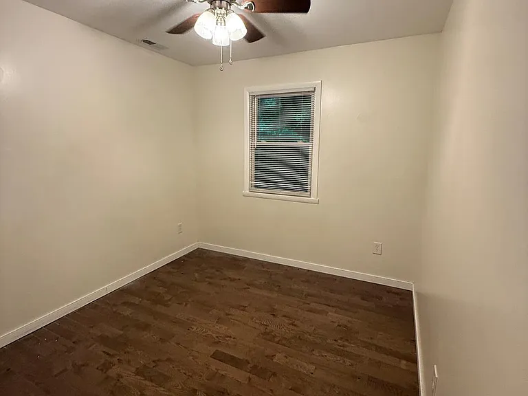 231 Lake Caroline Dr — Photo 15