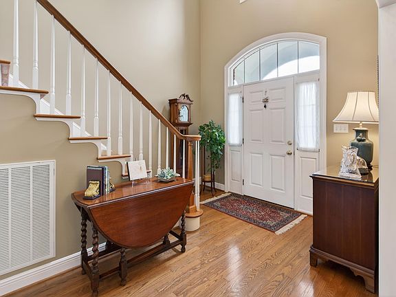 3rd image of 20 Bonnie Blue Cir