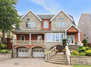 430 Abbott Ave, Ridgefield, NJ 07657