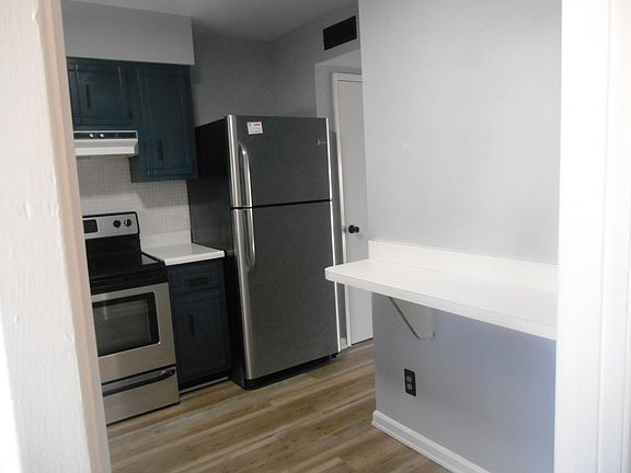 small breakfast bar in kitchen