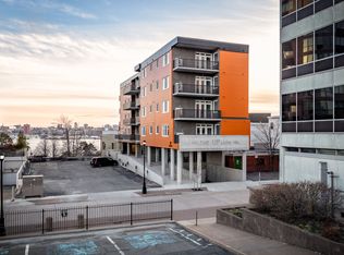 17 Prince St #605, Halifax, NS B2Y 4W2