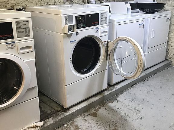 5th image of 2542 43rd St APT 18