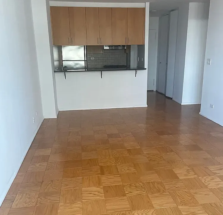 200 E 72nd St #25H
